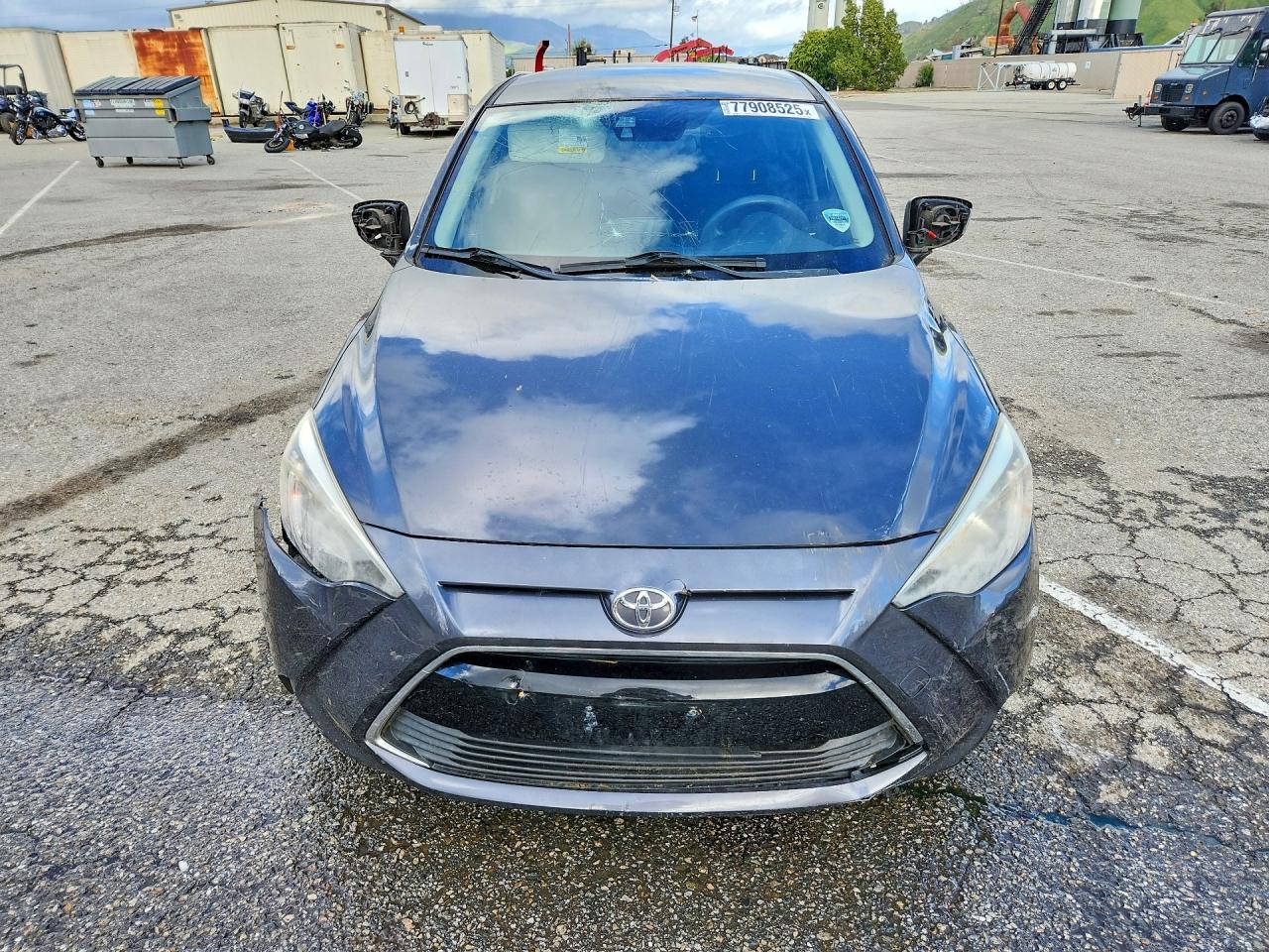 2017 Toyota Yaris Ia Base - zdjęcie 5