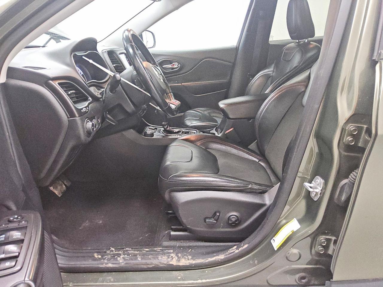 2019 Jeep Cherokee Trailhawk - zdjęcie 7