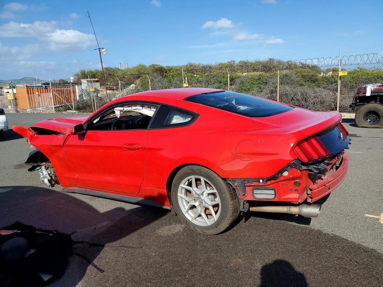 2016 Ford Mustang - zdjęcie 2