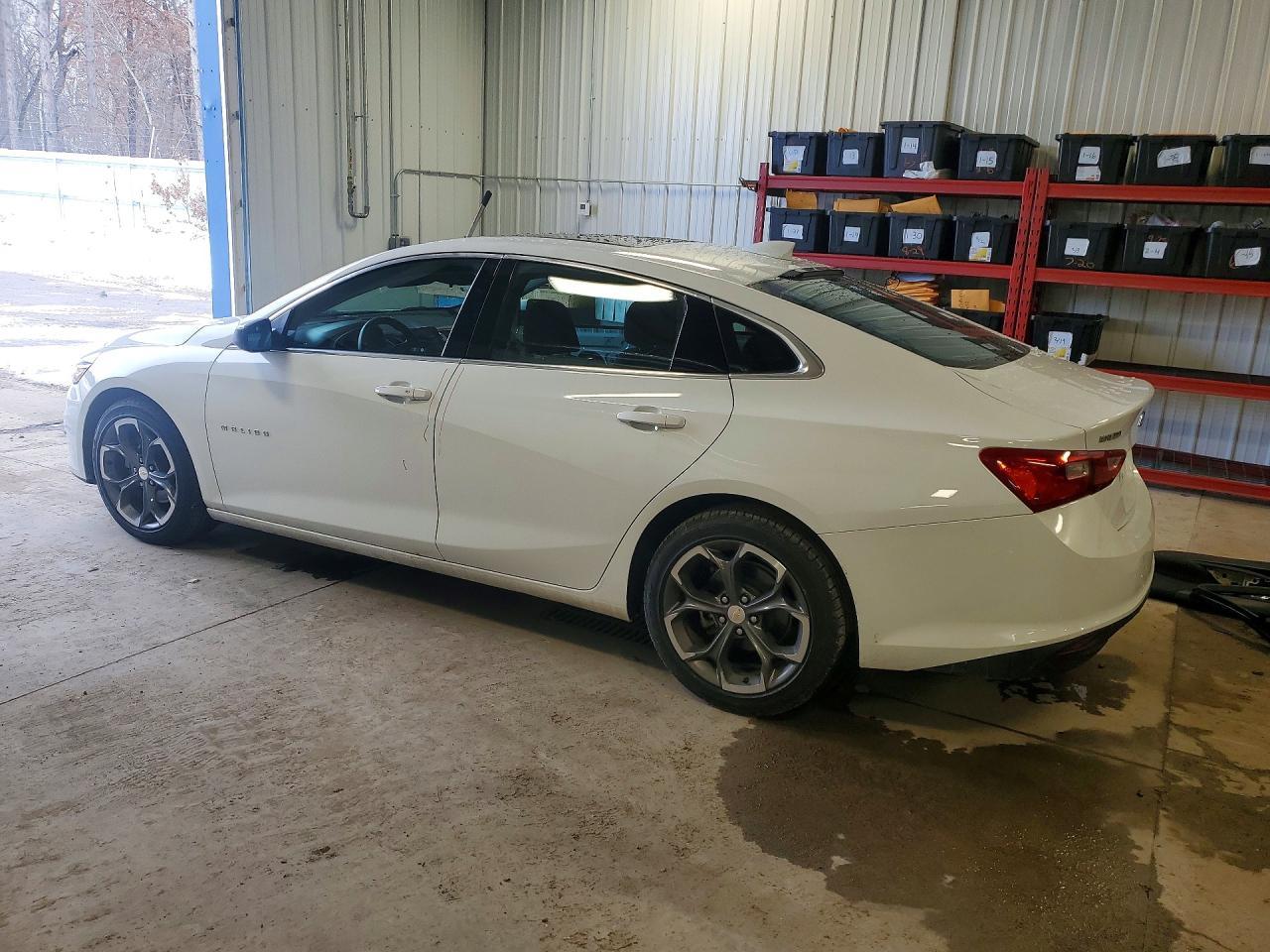 2023 Chevrolet Malibu Lt - zdjęcie 2