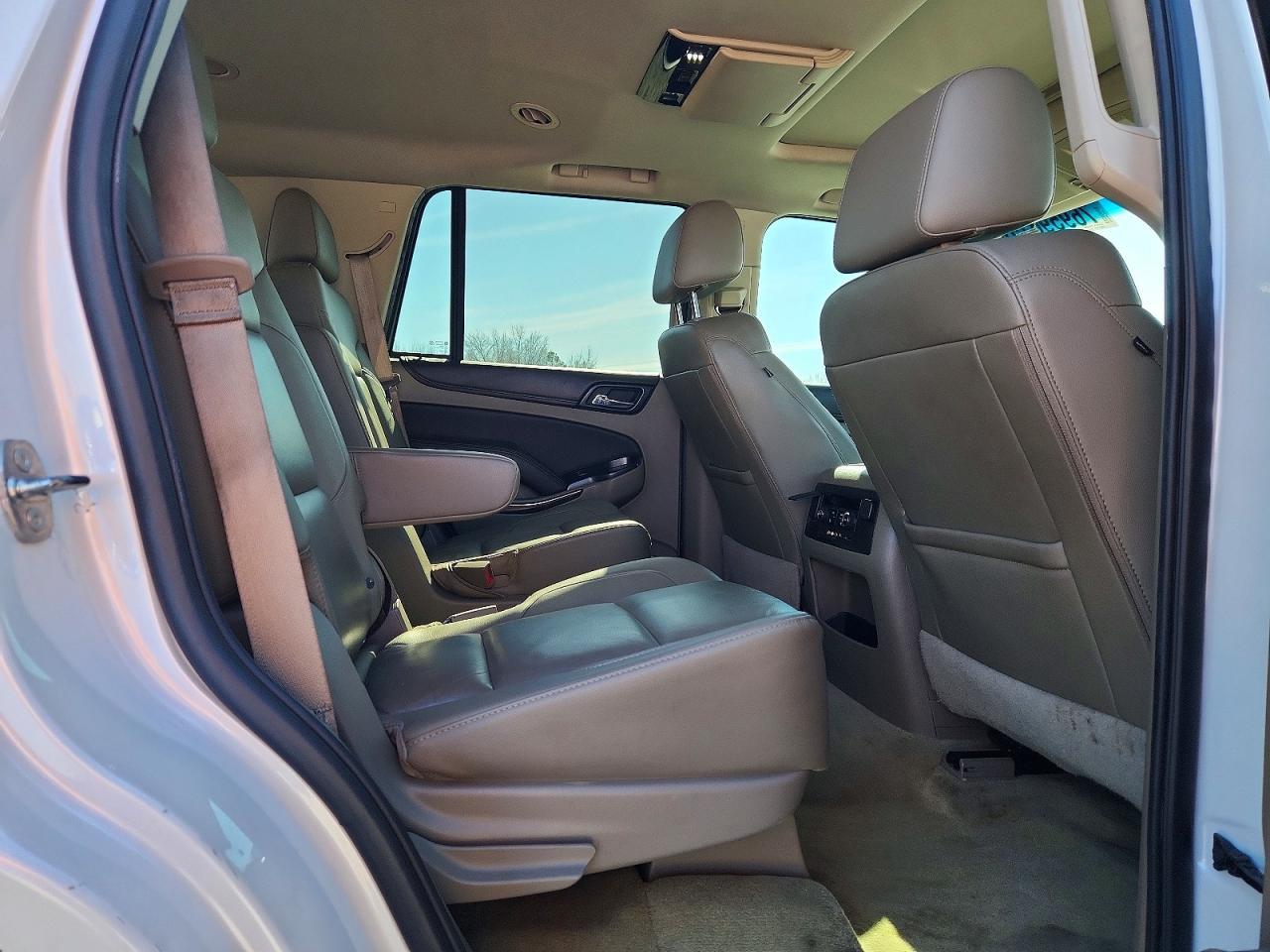 2016 Chevrolet Tahoe C1500 Lt - zdjęcie 11