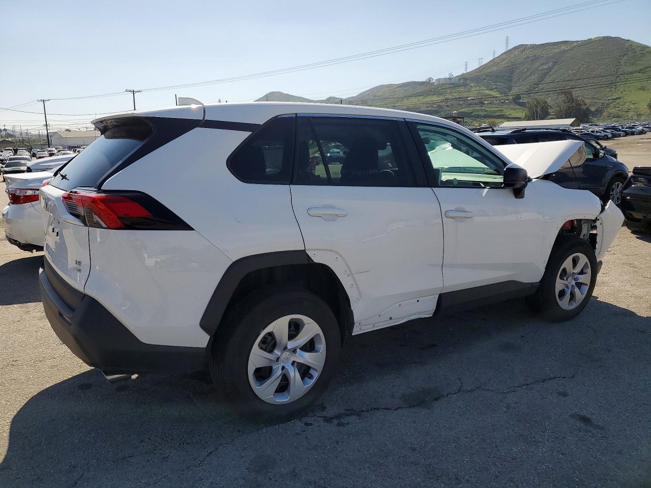 2025 Toyota Rav4 Le - zdjęcie 3