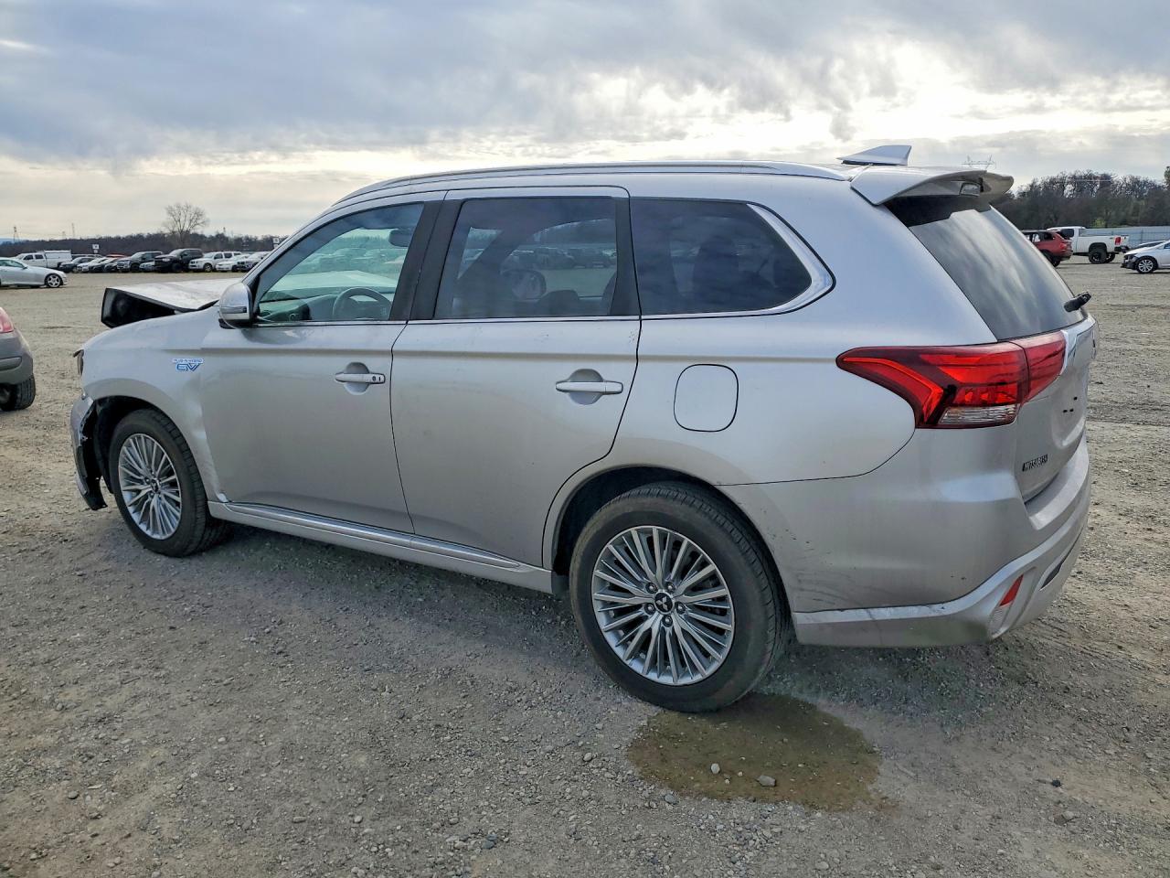 2019 Mitsubishi Outlander Sel - zdjęcie 2