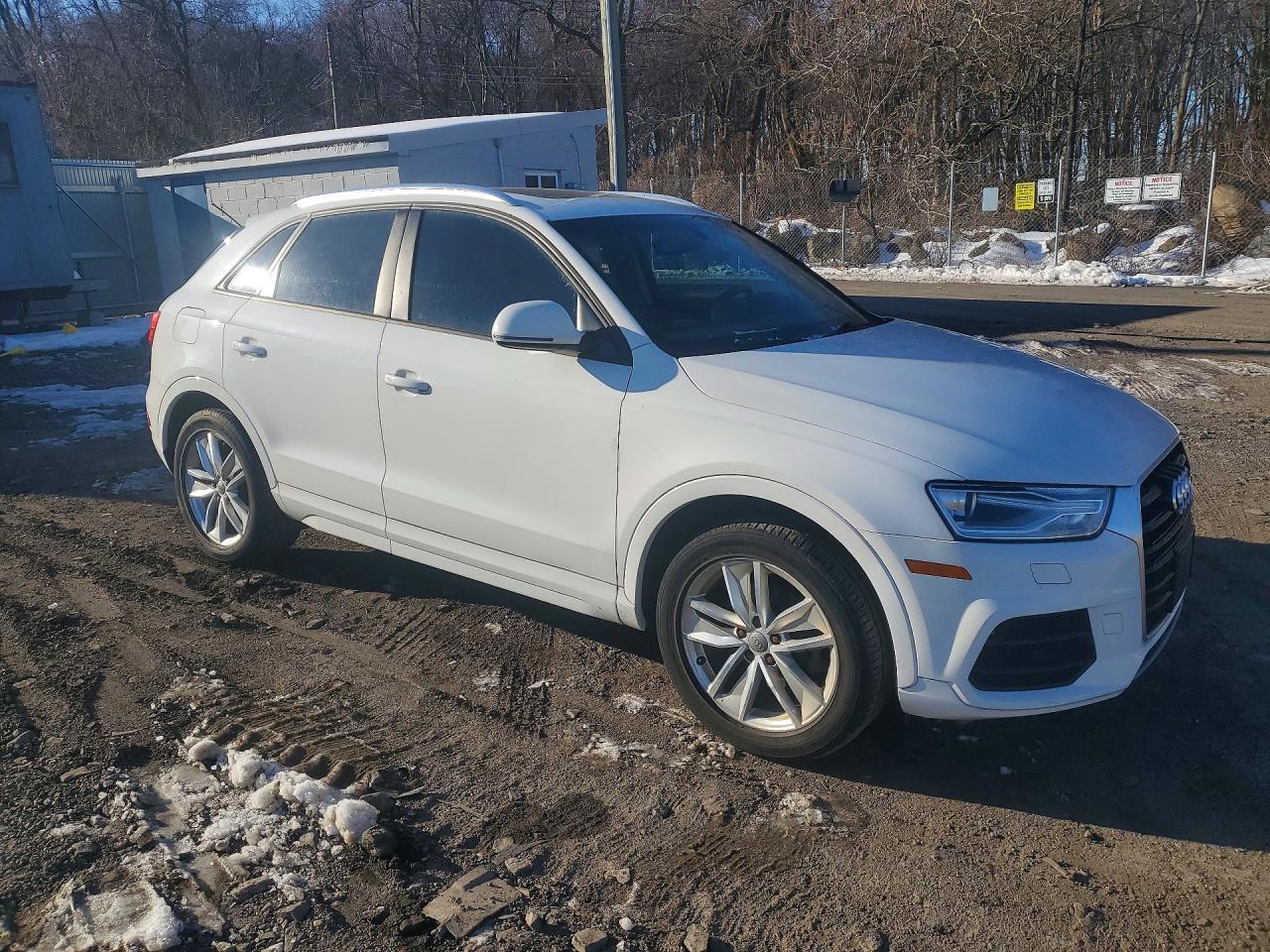 2017 Audi Q3 Premium - zdjęcie 4