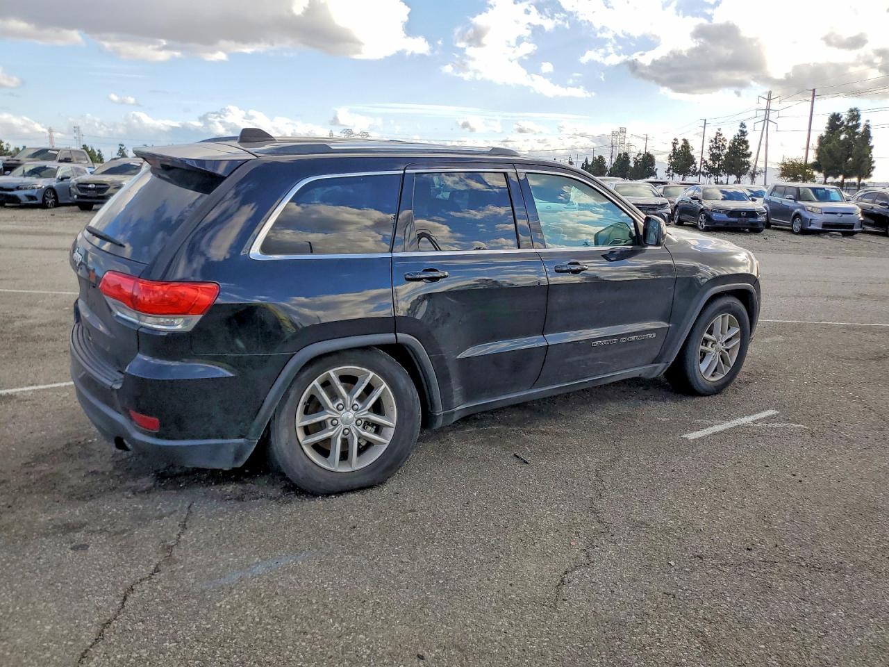 2017 Jeep Grand Cherokee Laredo - zdjęcie 3