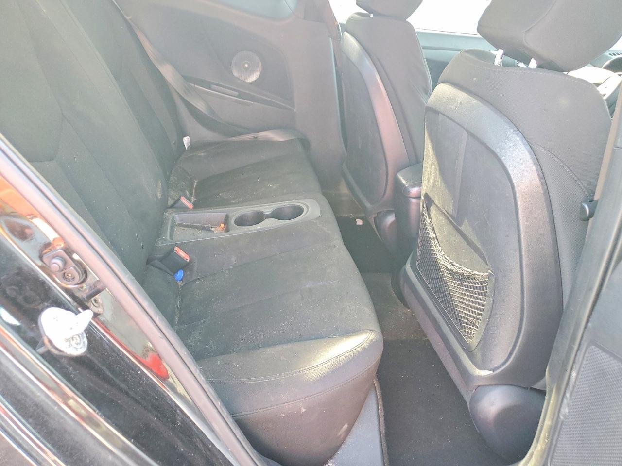 2016 Hyundai Veloster Base - zdjęcie 11