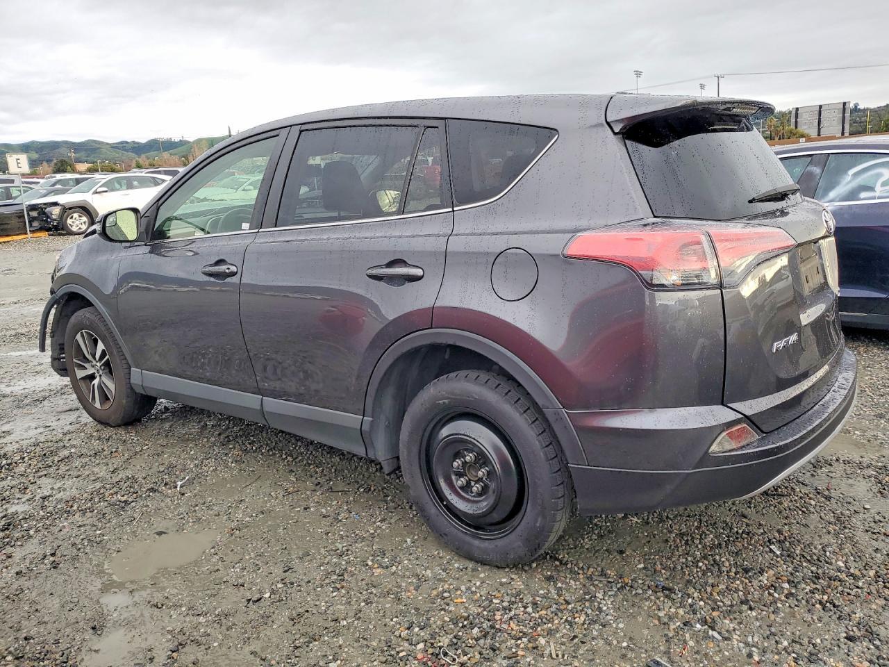 2017 Toyota Rav4 Xle - zdjęcie 2