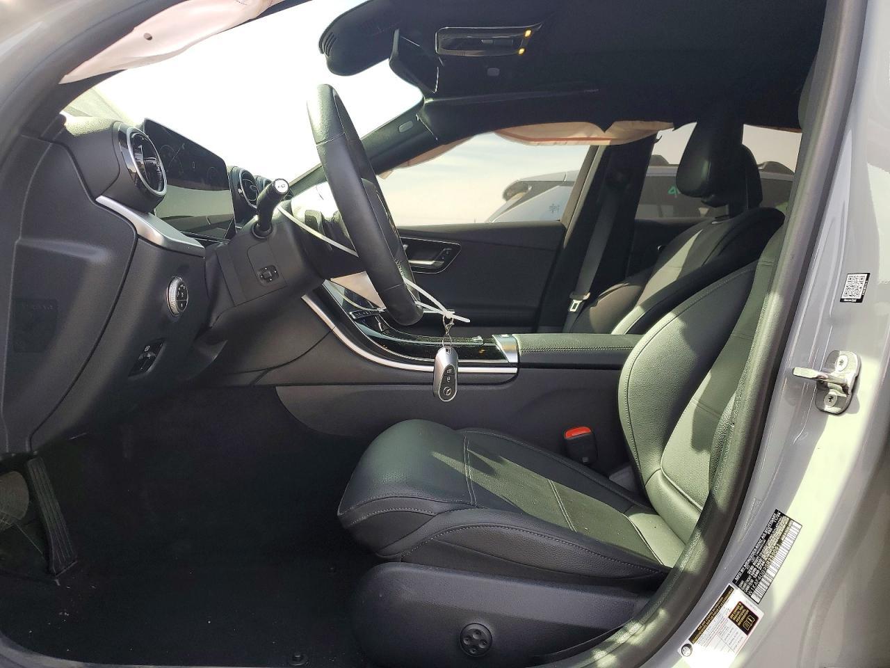 2025 Mercedes-Benz C 300 - zdjęcie 7