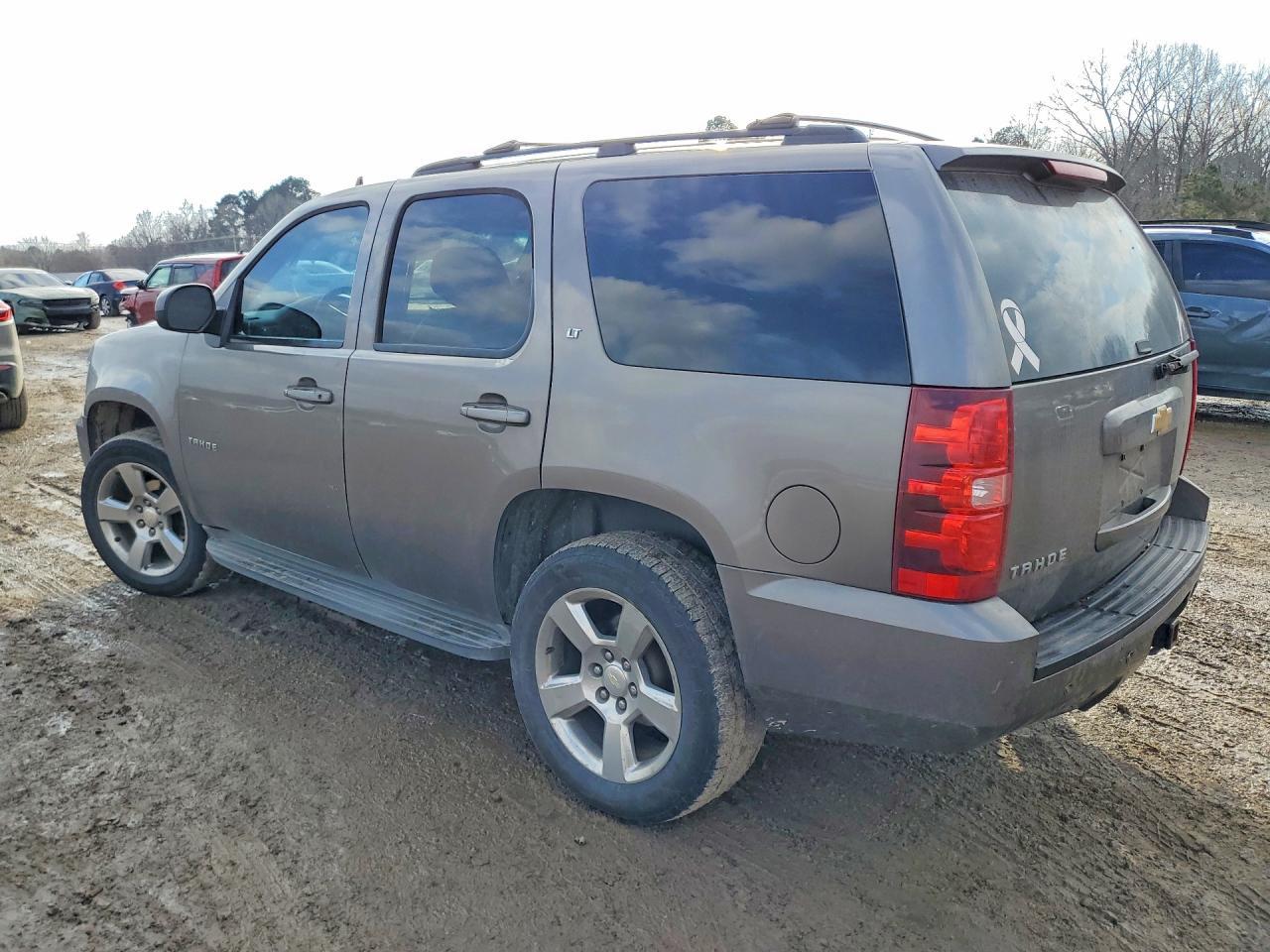 2013 Chevrolet Tahoe C1500 Lt - zdjęcie 2