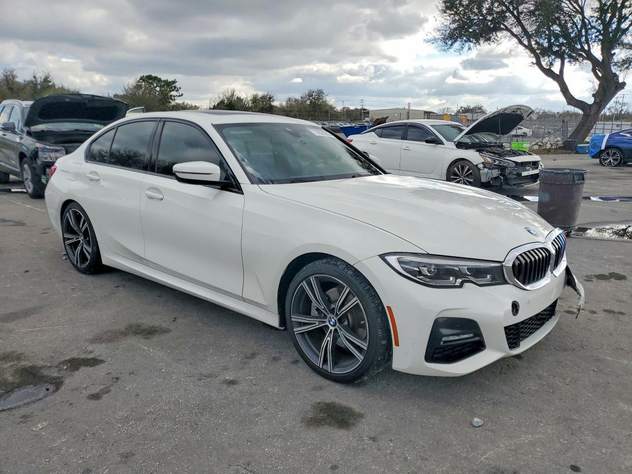 2019 BMW Motorrad 330I - zdjęcie 4