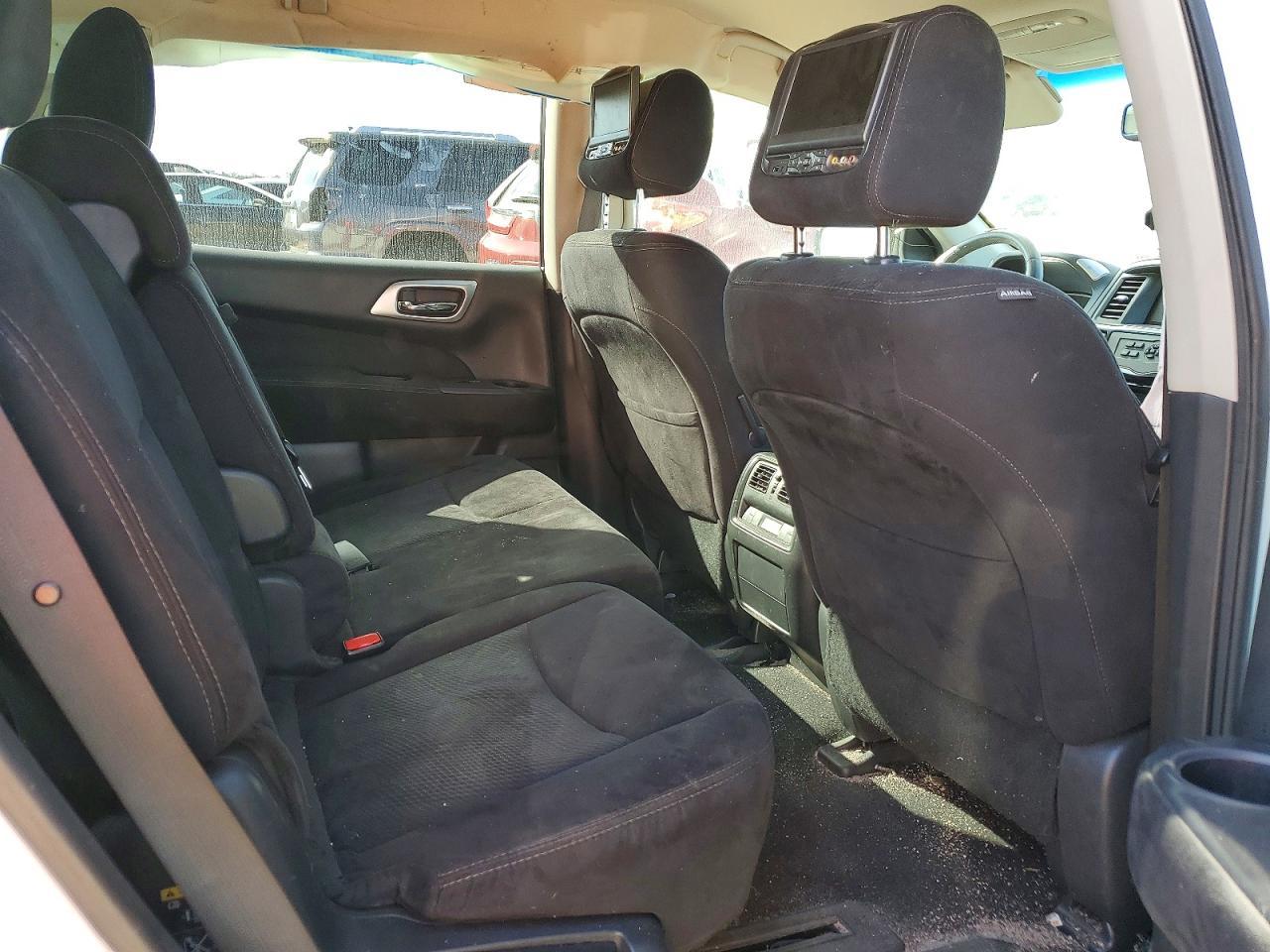 2015 Nissan Pathfinder S - zdjęcie 11