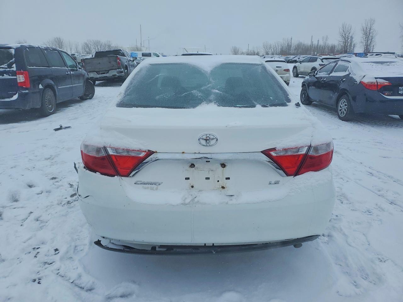 2016 Toyota Camry Le - zdjęcie 6