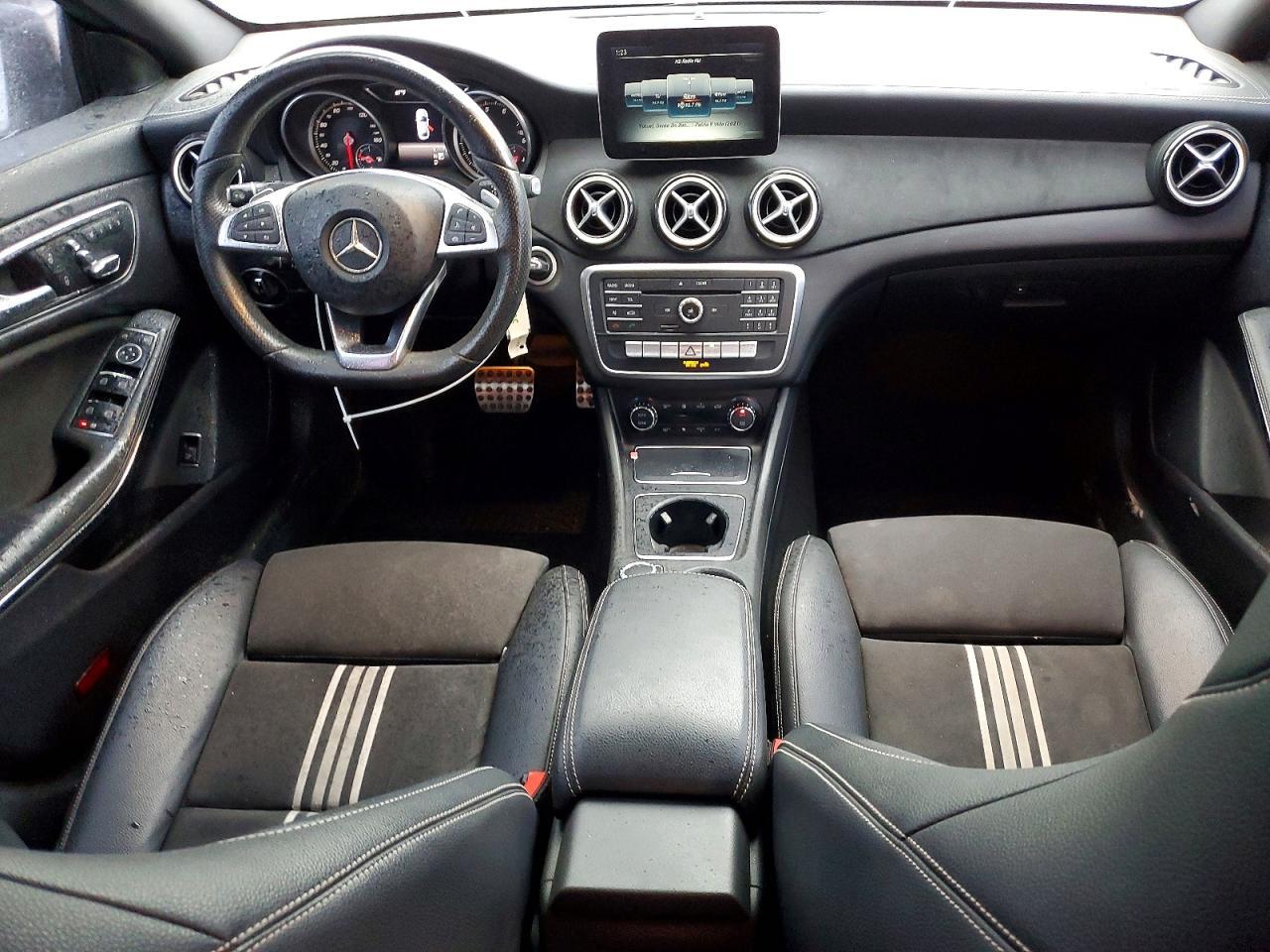 2018 Mercedes-Benz Cla 250 - zdjęcie 15