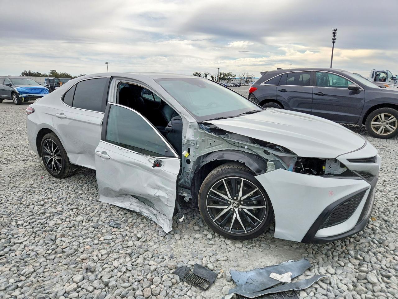 2023 Toyota Camry Se Night Shade - zdjęcie 4