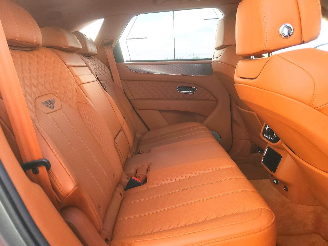 2021 Bentley Bentayga Speed - zdjęcie 11