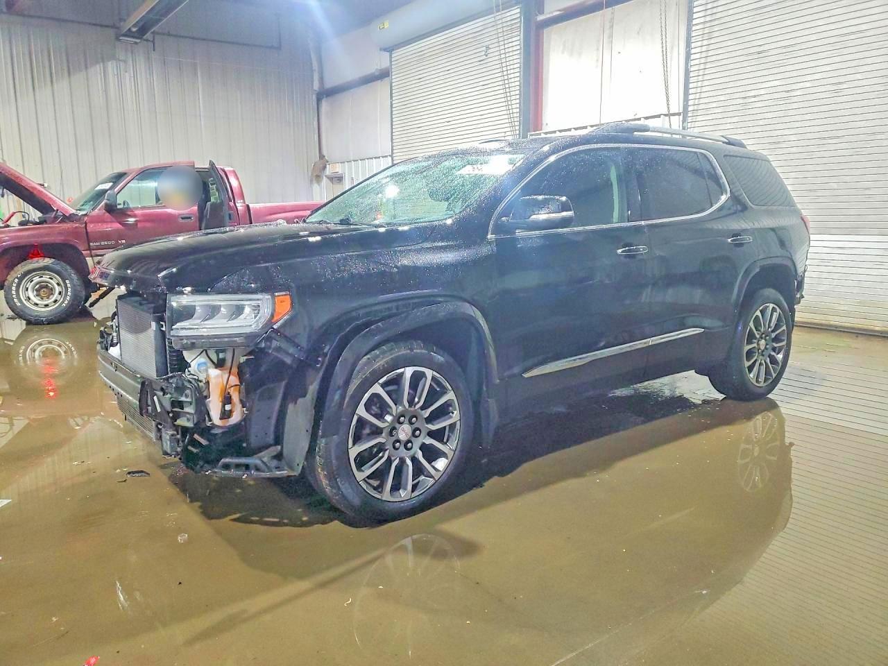 2021 GMC Acadia Denali - zdjęcie główne
