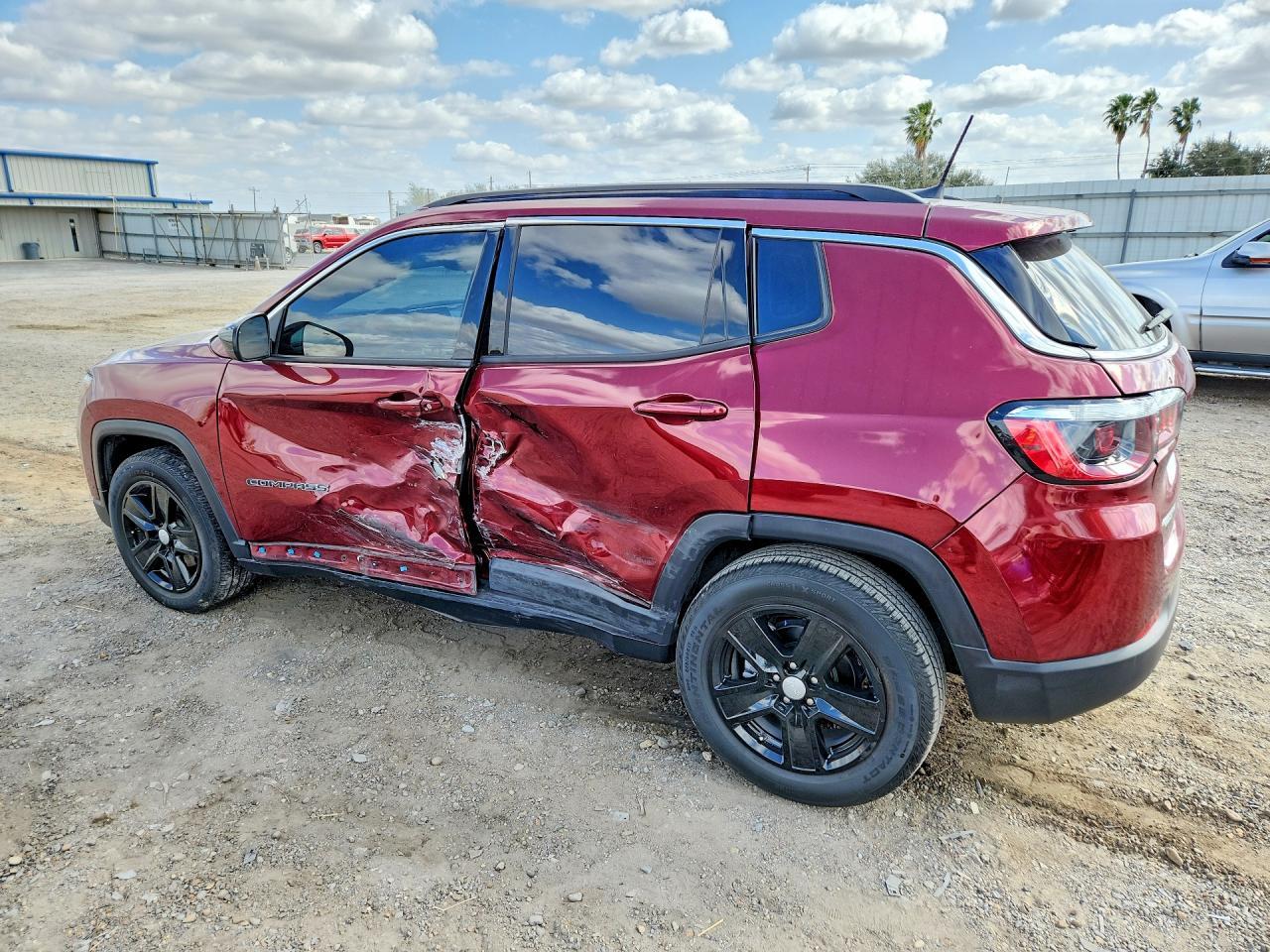 2022 Jeep Compass Latitude - zdjęcie 2