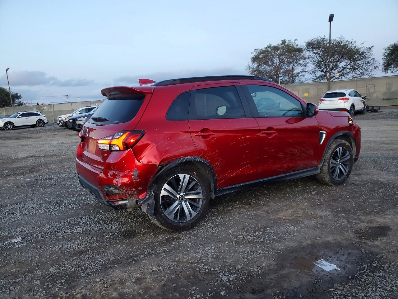 2020 Mitsubishi Outlander Sport Gt - zdjęcie 3
