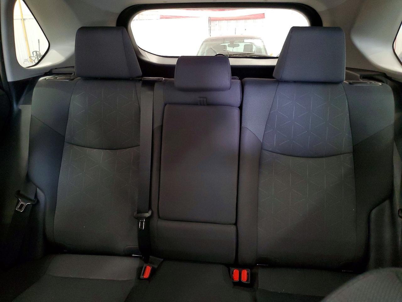 2025 Toyota Rav4 Xle - zdjęcie 10