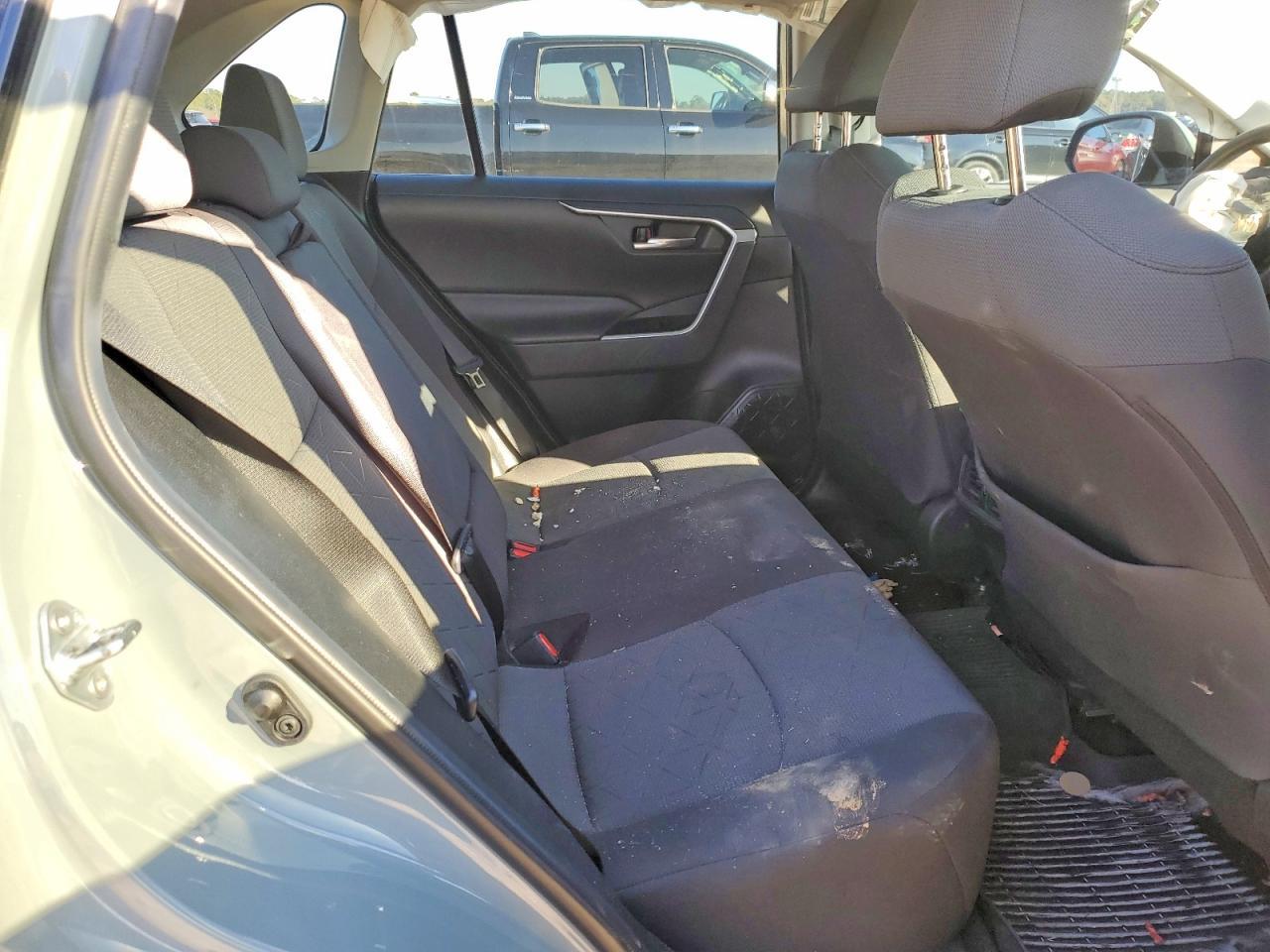 2020 Toyota Rav4 Xle - zdjęcie 11