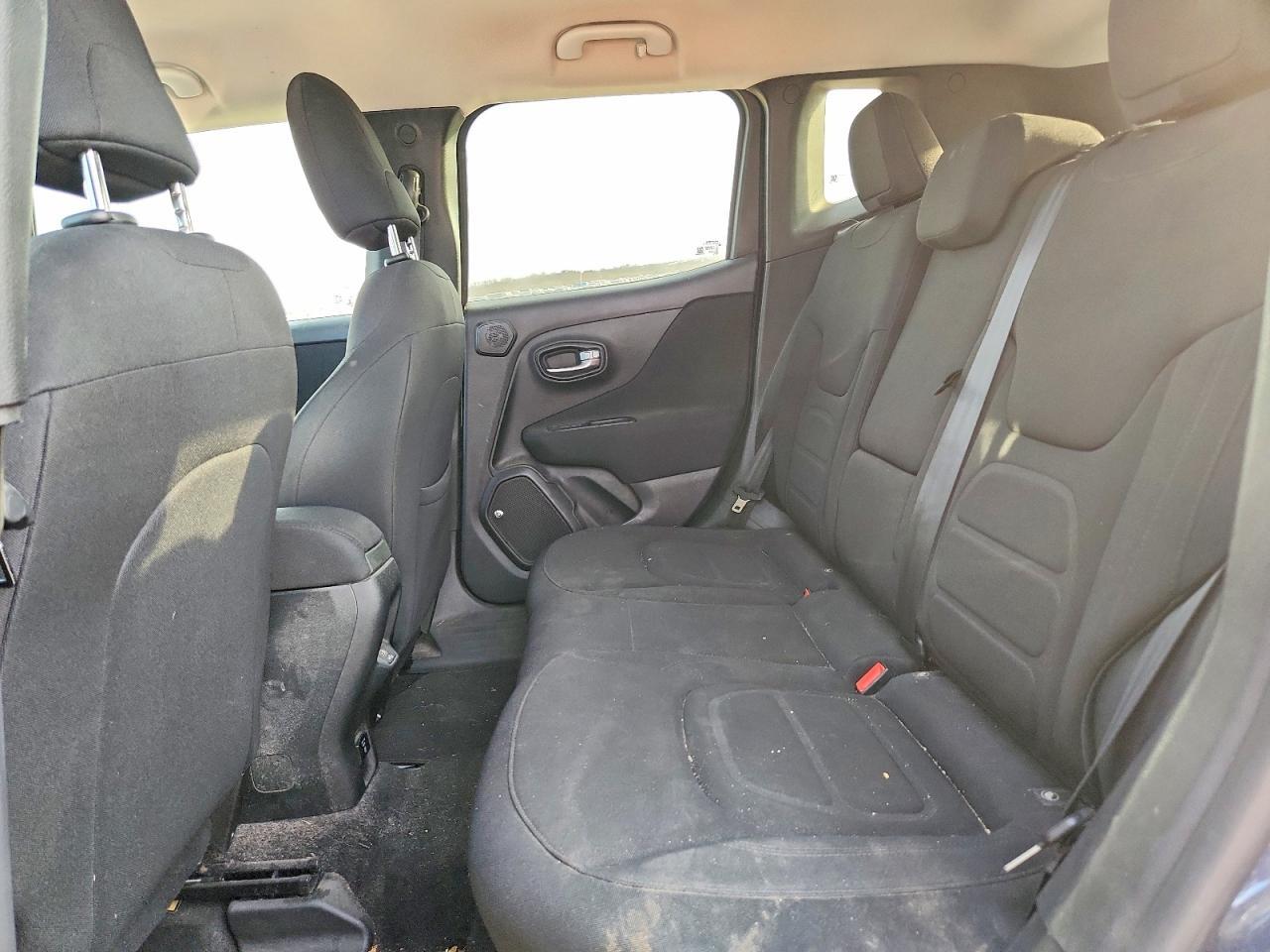 2019 Jeep Renegade Latitude - zdjęcie 11