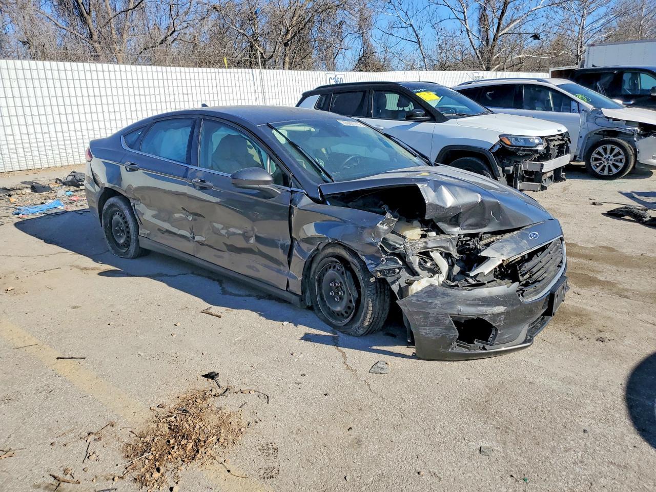 2020 Ford Fusion S - zdjęcie 4