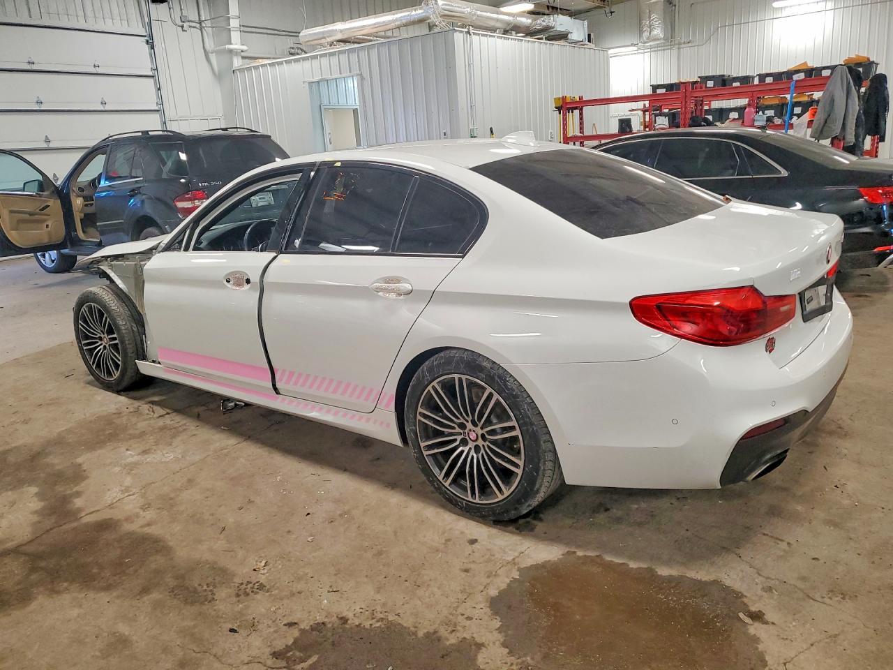 2019 BMW 530 I - zdjęcie 2