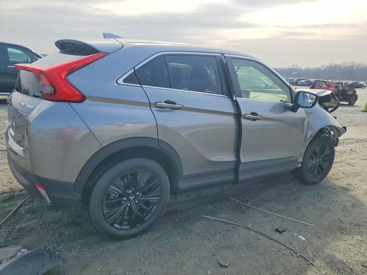 2019 Mitsubishi Eclipse Cross Le - zdjęcie 3