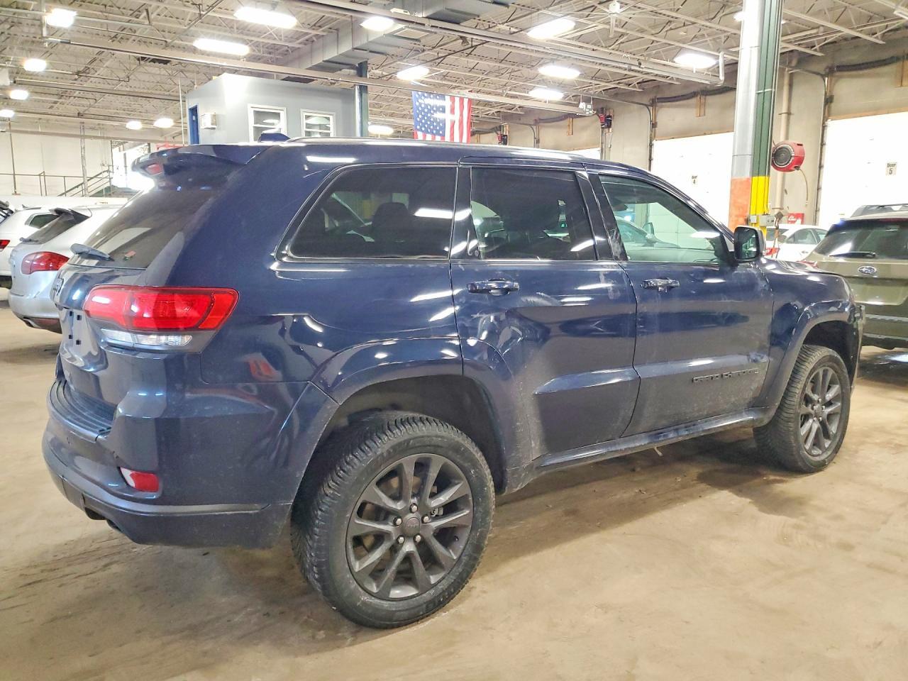 2018 Jeep Grand Cherokee Overland - zdjęcie 3