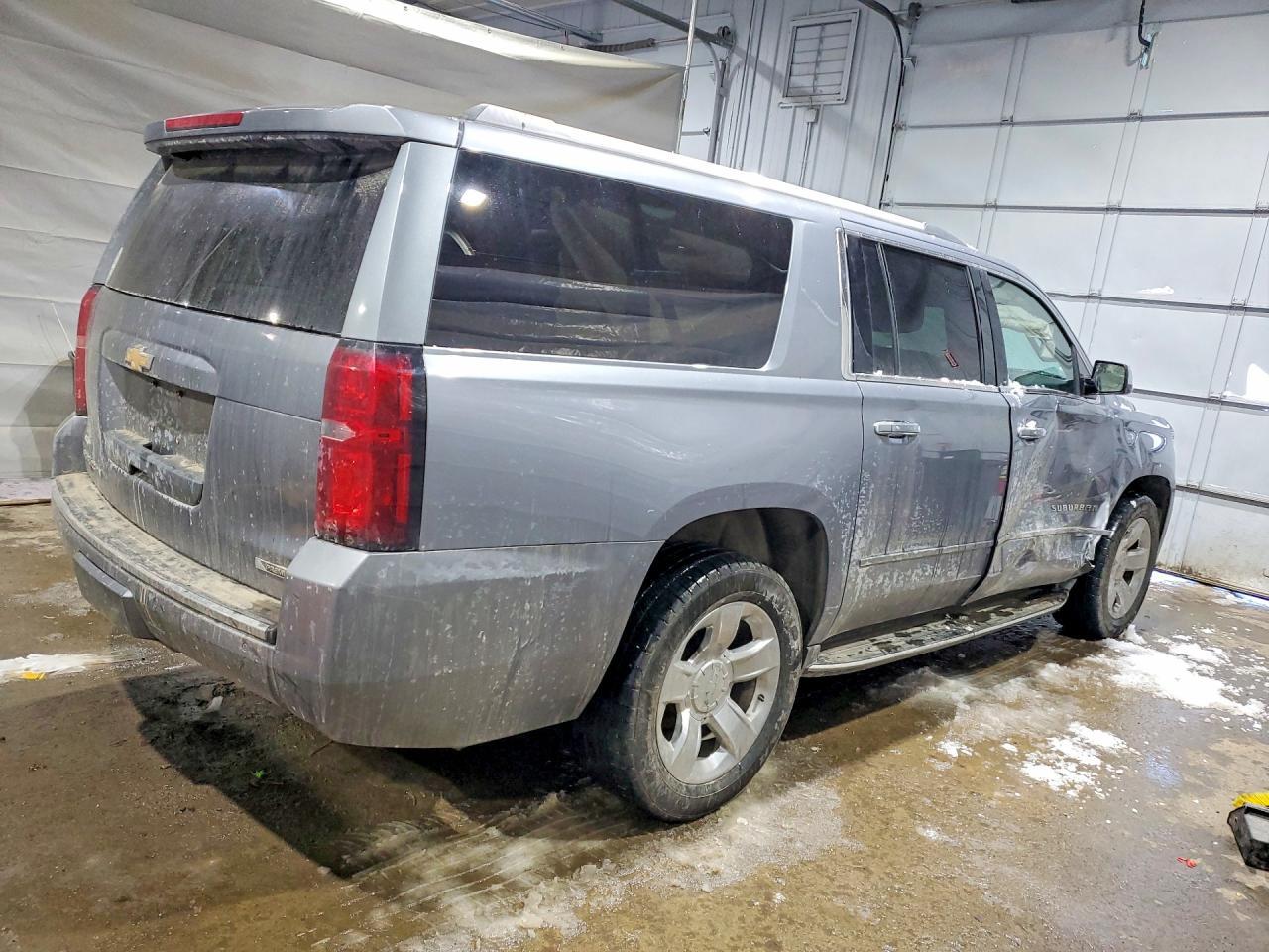 2018 Chevrolet Suburban K1500 Premier - zdjęcie 3