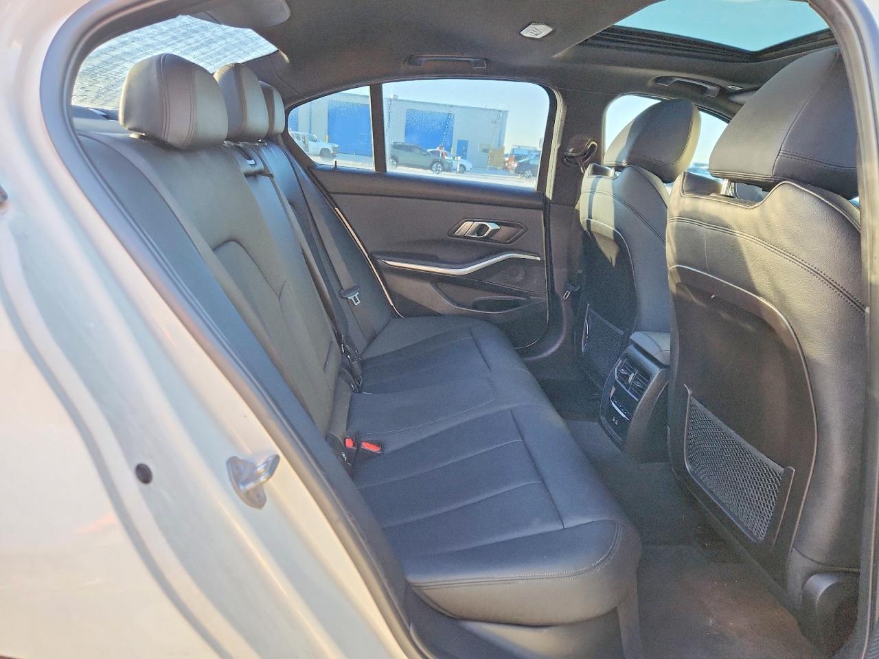 2021 BMW Motorrad 330I - zdjęcie 10