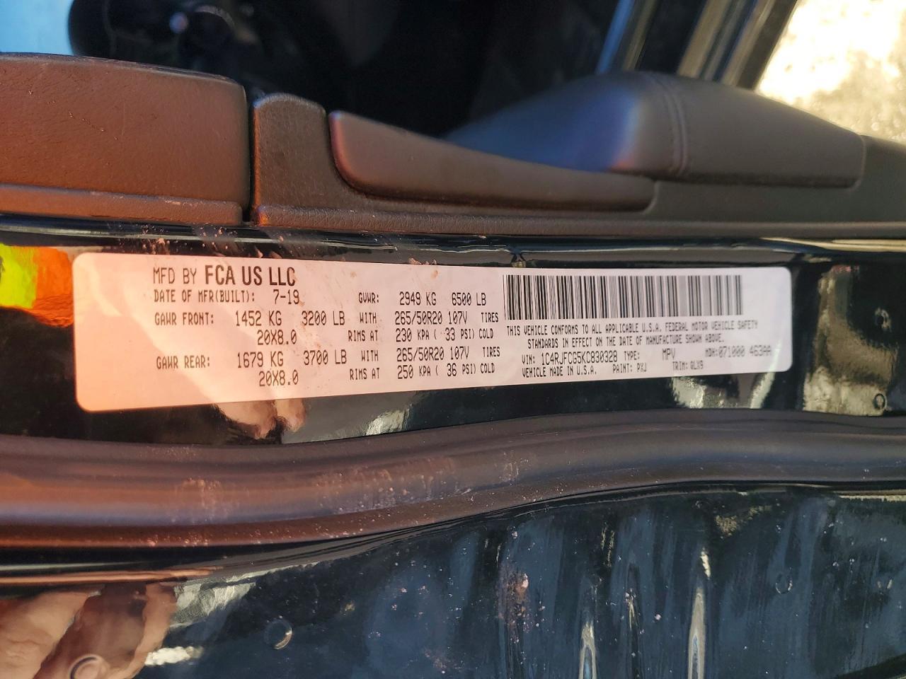 2019 Jeep Grand Cherokee Overland - zdjęcie 14