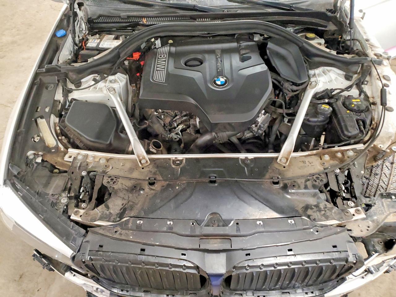 2019 BMW 530 I - zdjęcie 11