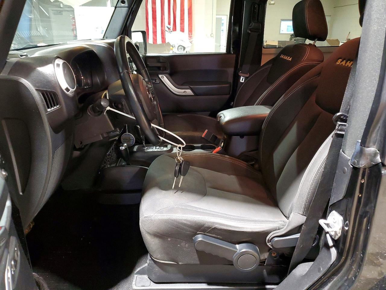 2016 Jeep Wrangler Sahara - zdjęcie 7