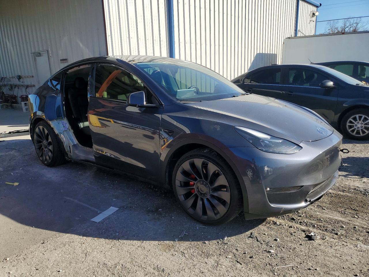 2023 Tesla Model Y - zdjęcie 4