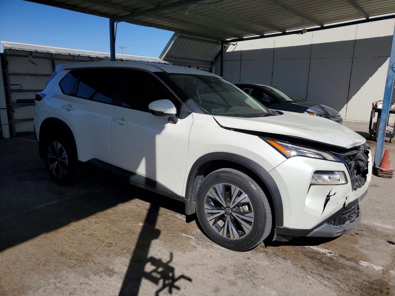 2022 Nissan Rogue Sv - zdjęcie 4