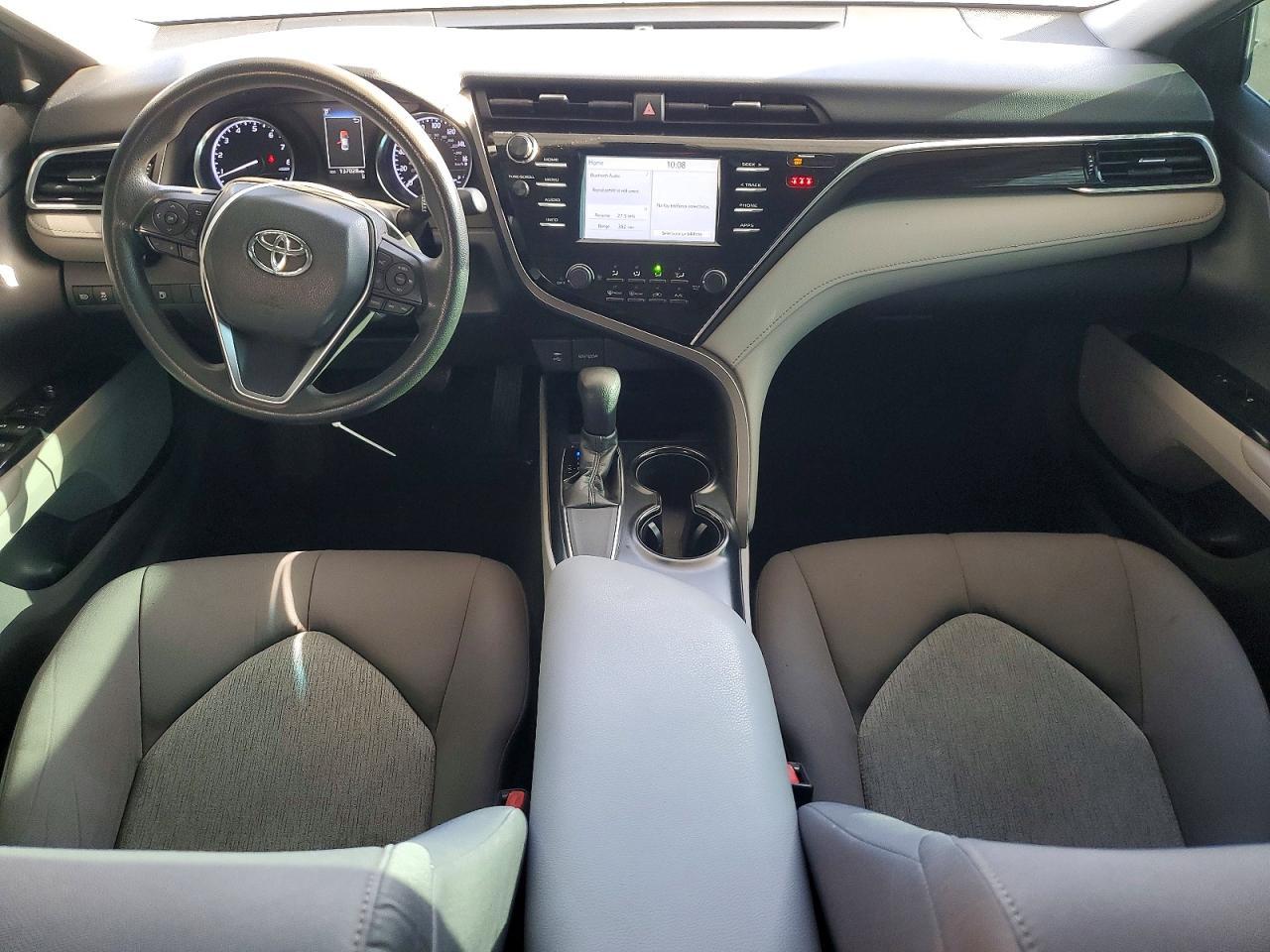 2018 Toyota Camry Le - zdjęcie 8