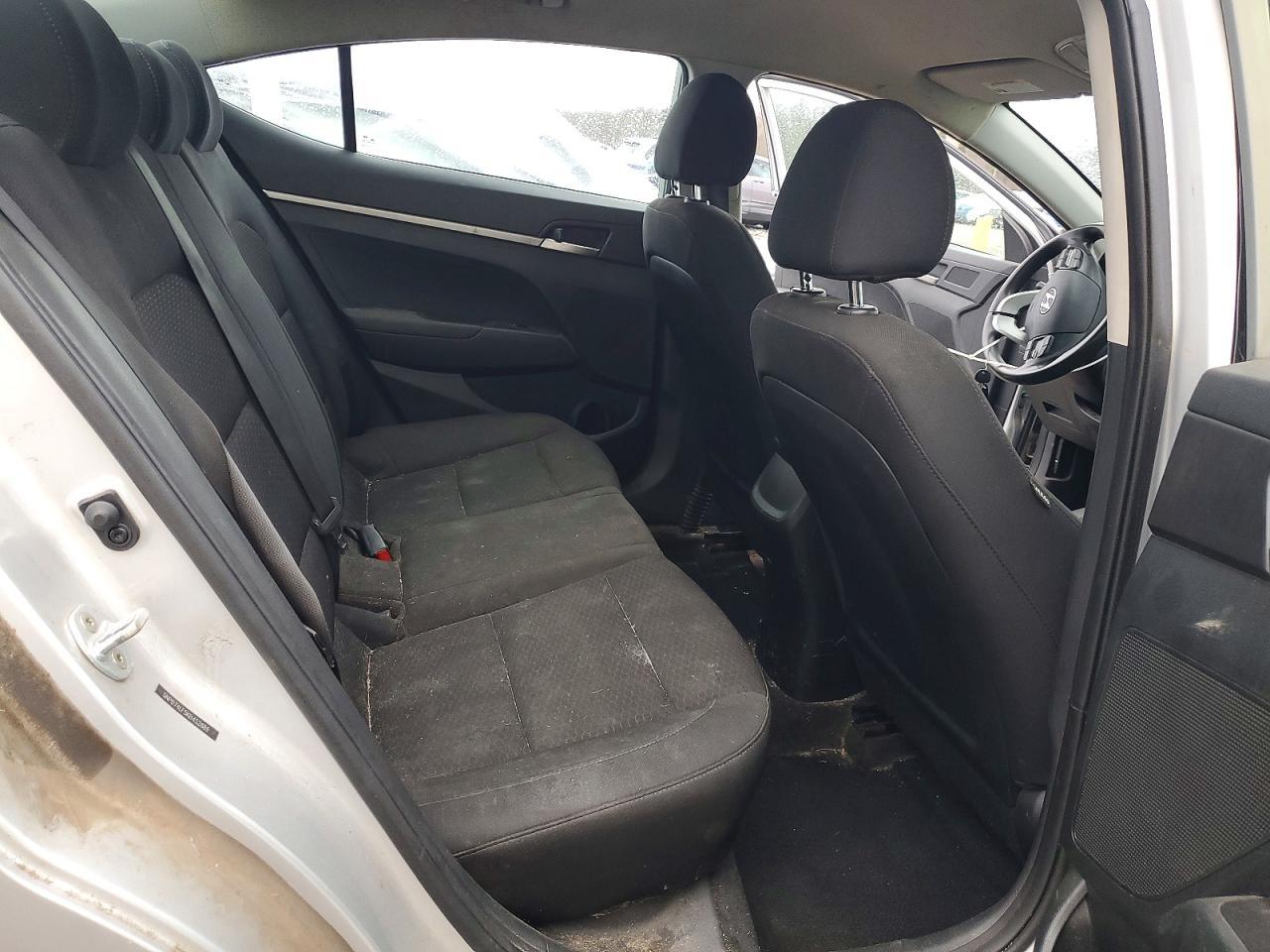 2019 Hyundai Elantra Se - zdjęcie 10