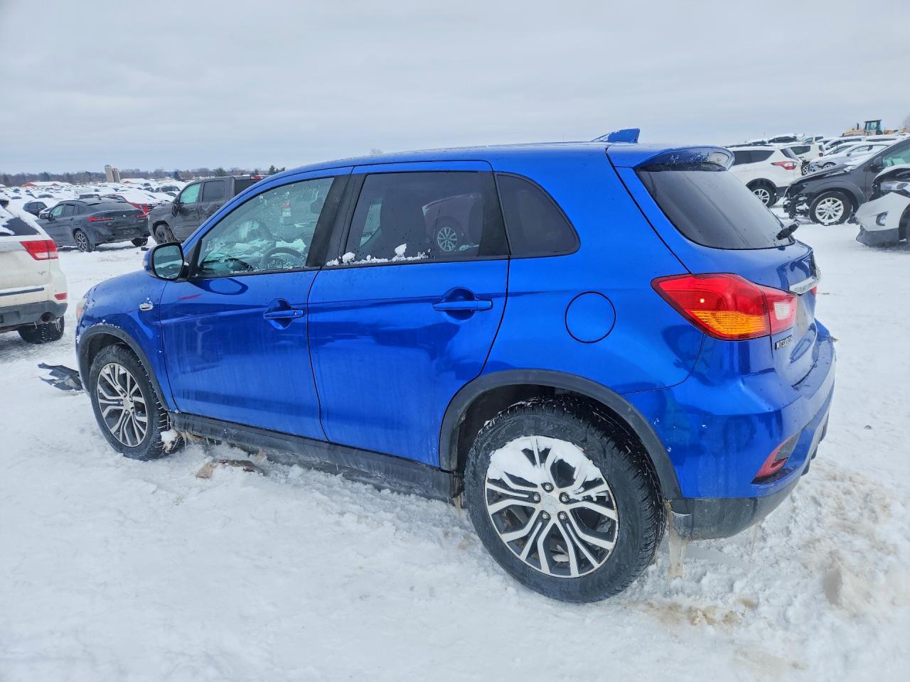 2018 Mitsubishi Outlander Sport Es - zdjęcie 2