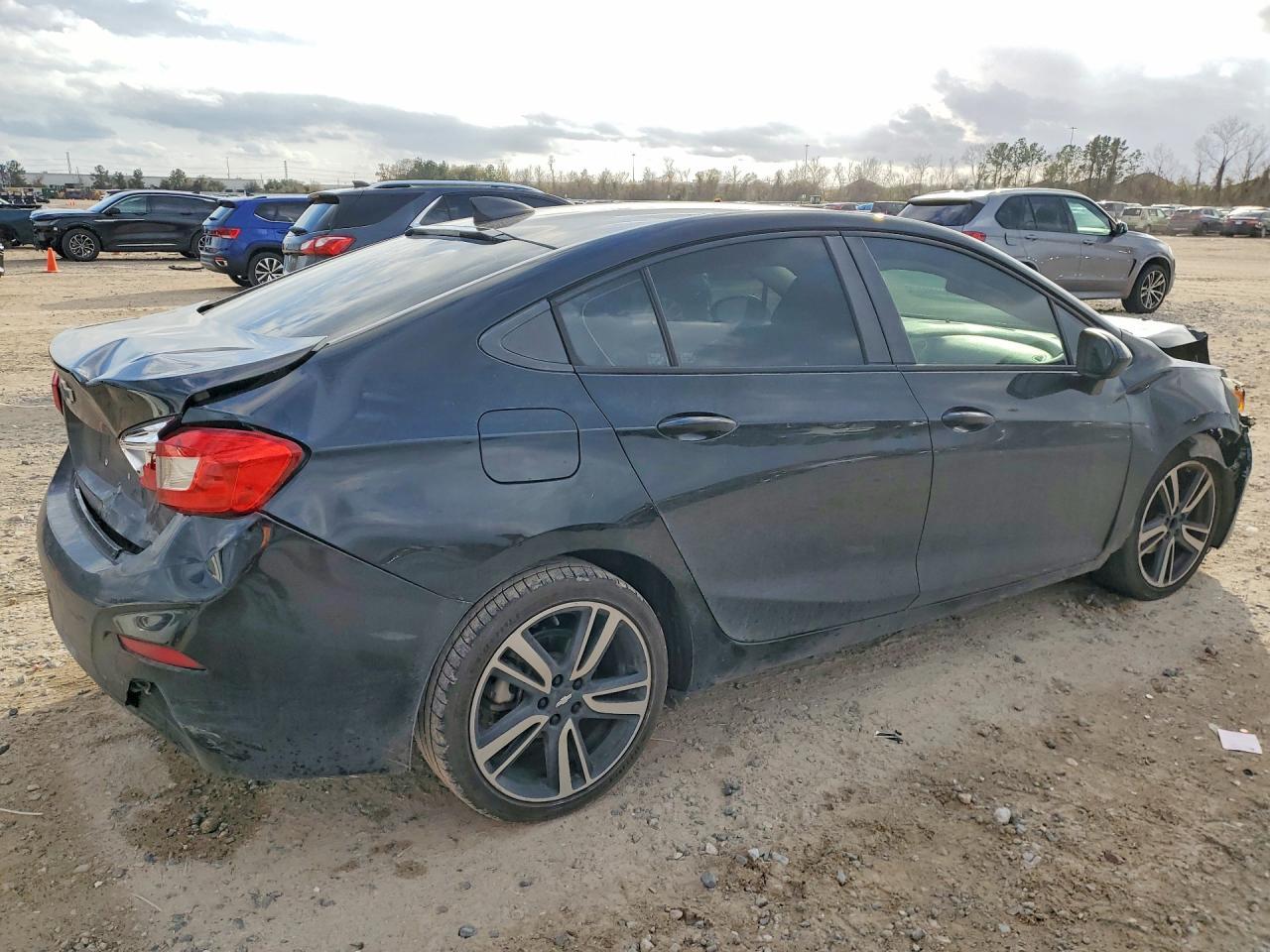2018 Chevrolet Cruze Ls - zdjęcie 3