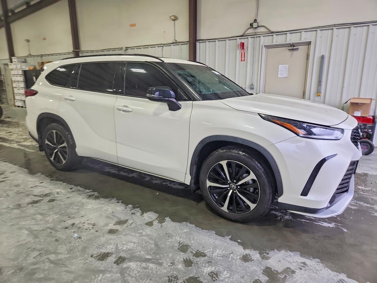 2021 Toyota Highlander Xse - zdjęcie 4