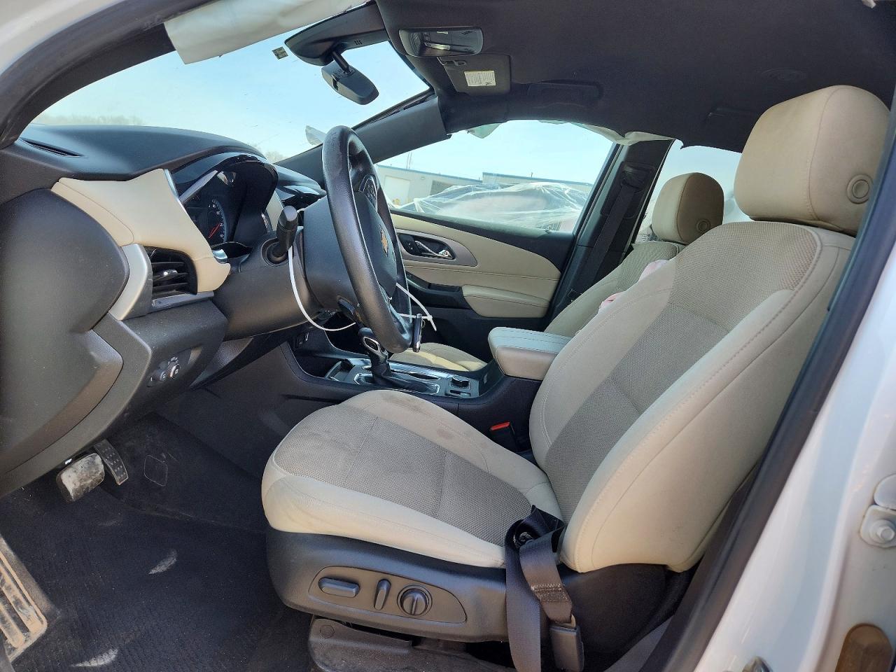 2022 Chevrolet Traverse Ls - zdjęcie 7