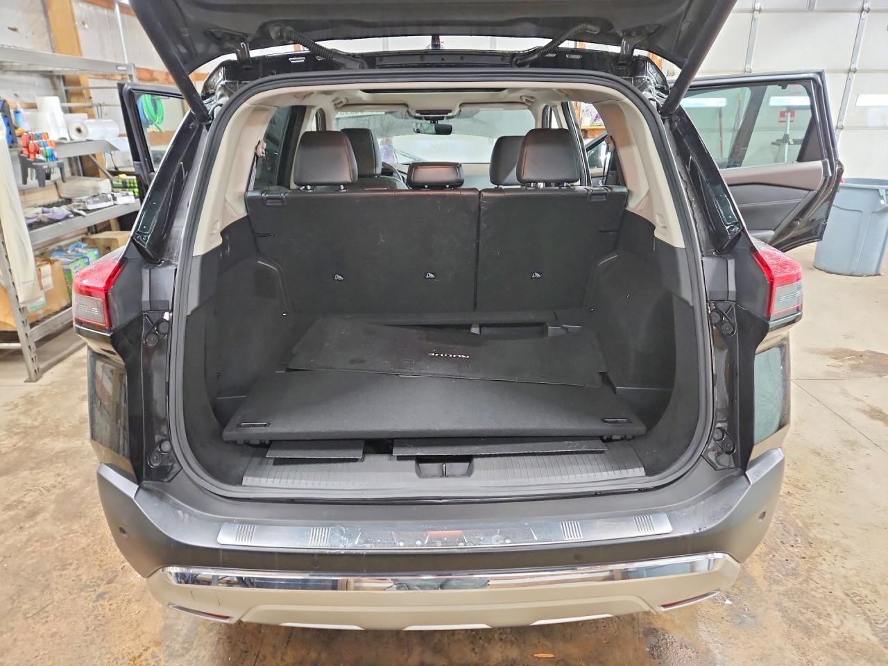 2023 Nissan Rogue Platinum - zdjęcie 6