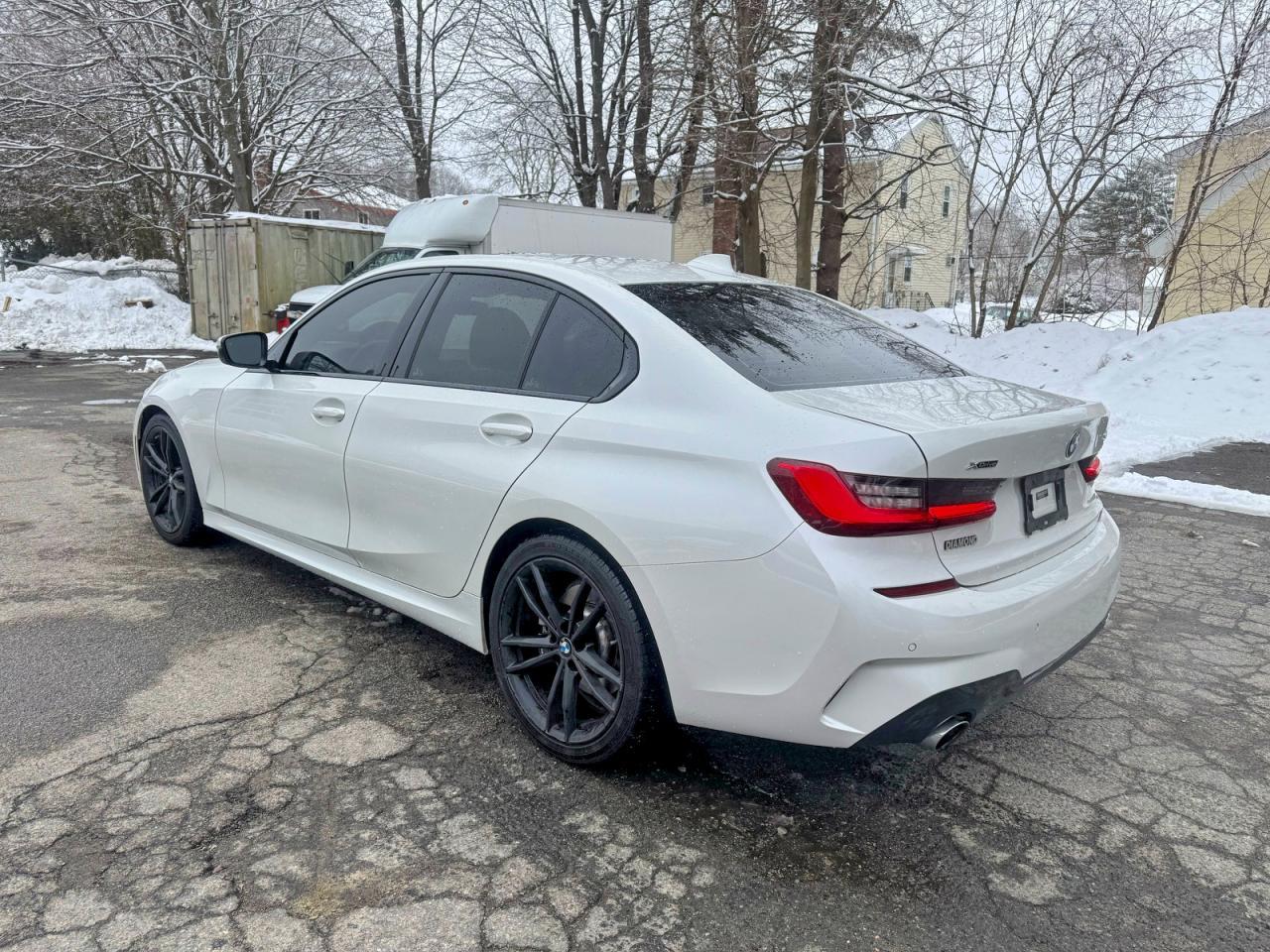 2021 BMW 330Xi White - zdjęcie 3