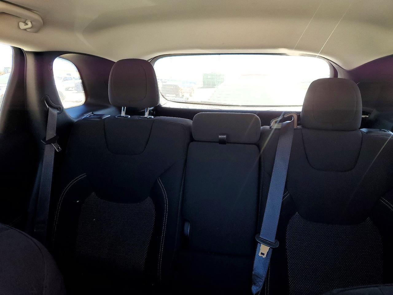 2020 Jeep Cherokee Latitude - zdjęcie 10