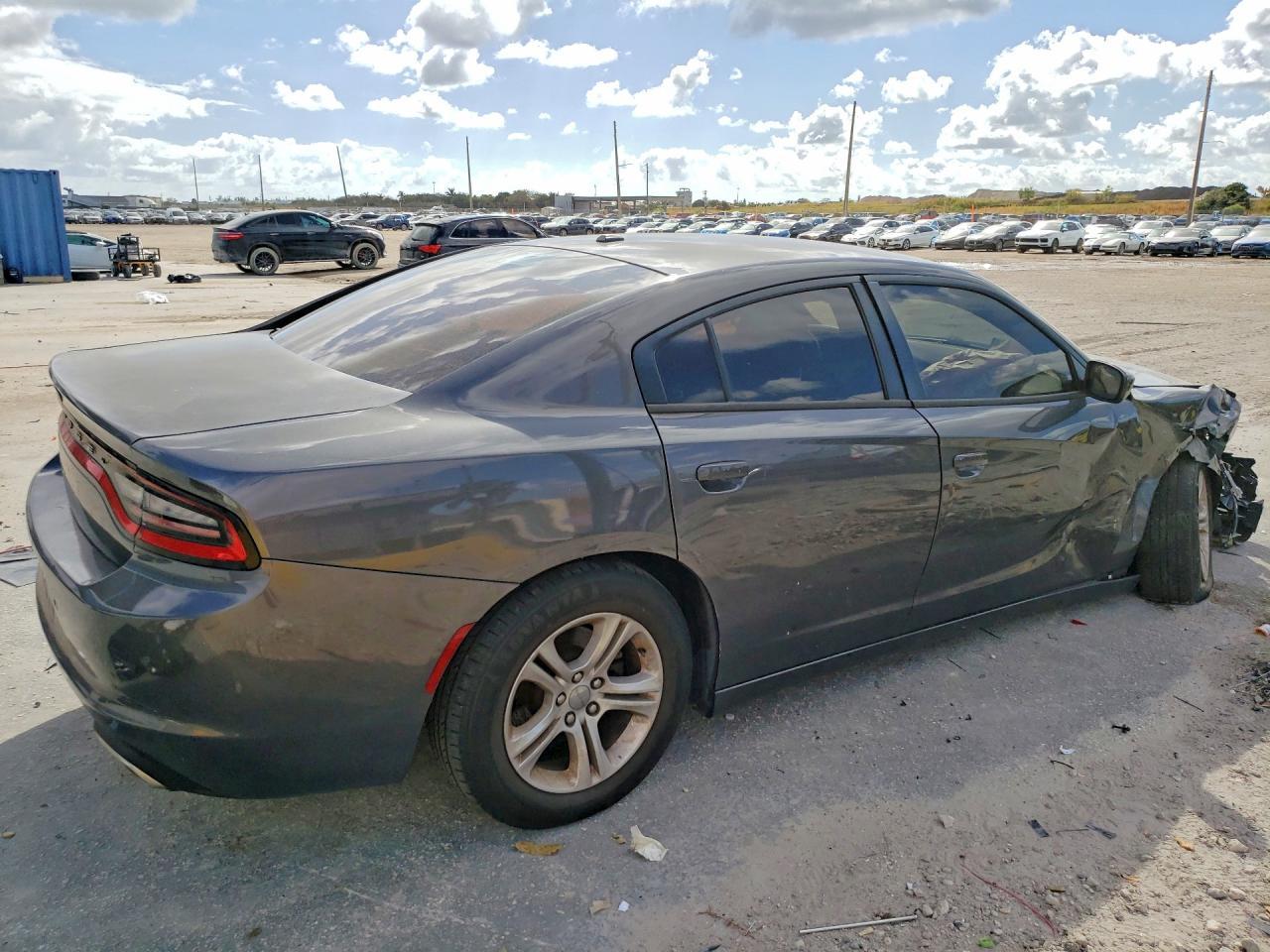 2019 Dodge Charger Sxt - zdjęcie 3