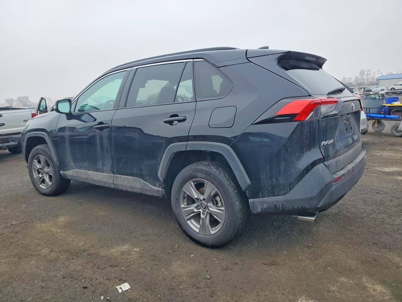 2024 Toyota Rav4 Xle - zdjęcie 2