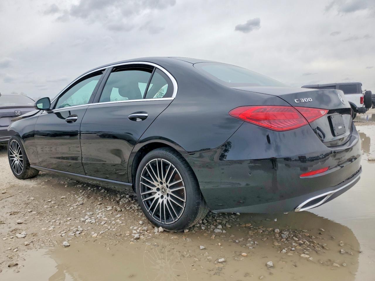 2024 Mercedes-Benz C 300 - zdjęcie 2