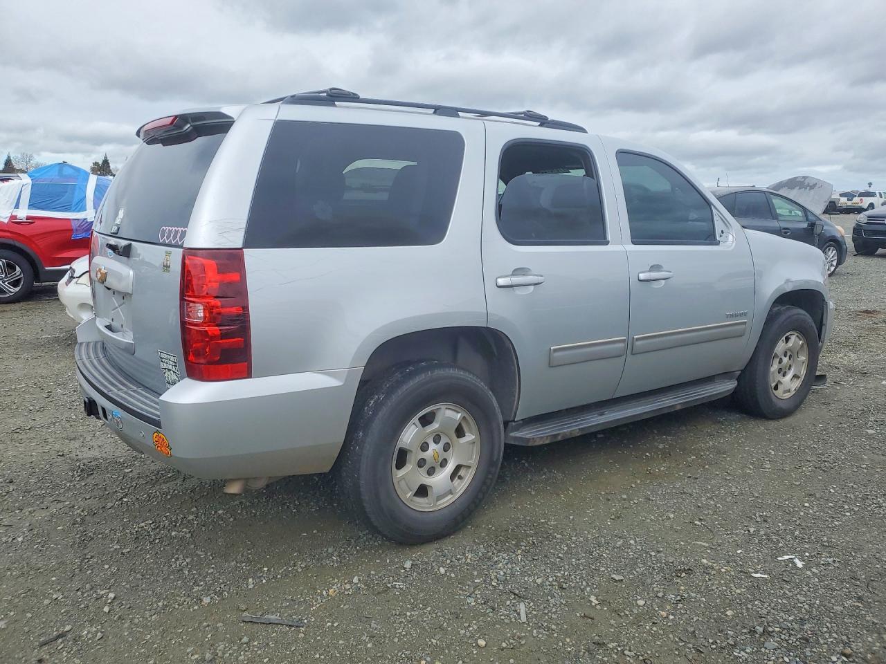 2014 Chevrolet Tahoe C1500 Ls - zdjęcie 3
