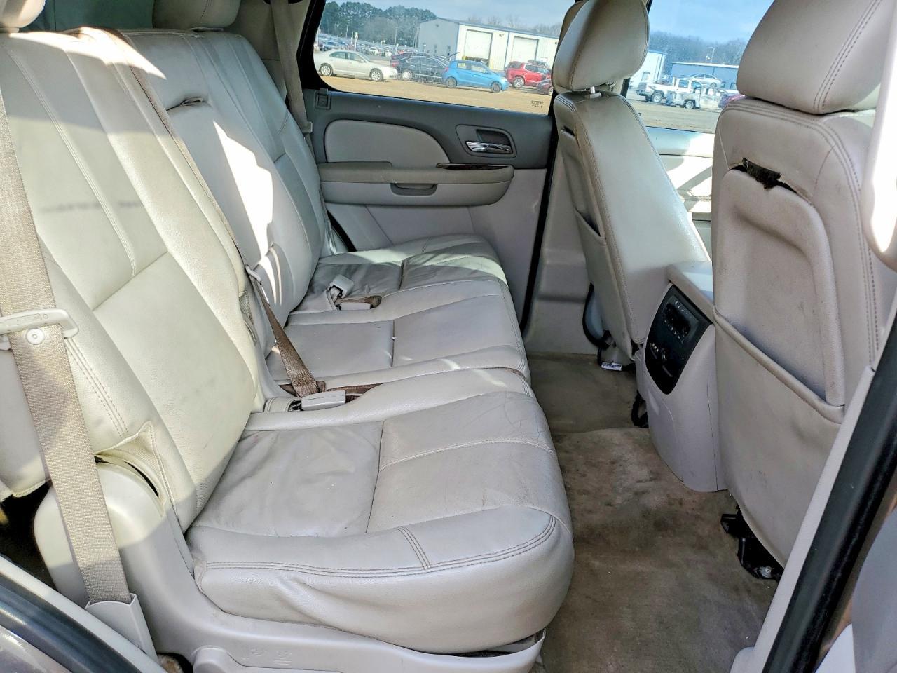 2013 Chevrolet Tahoe C1500 Lt - zdjęcie 10